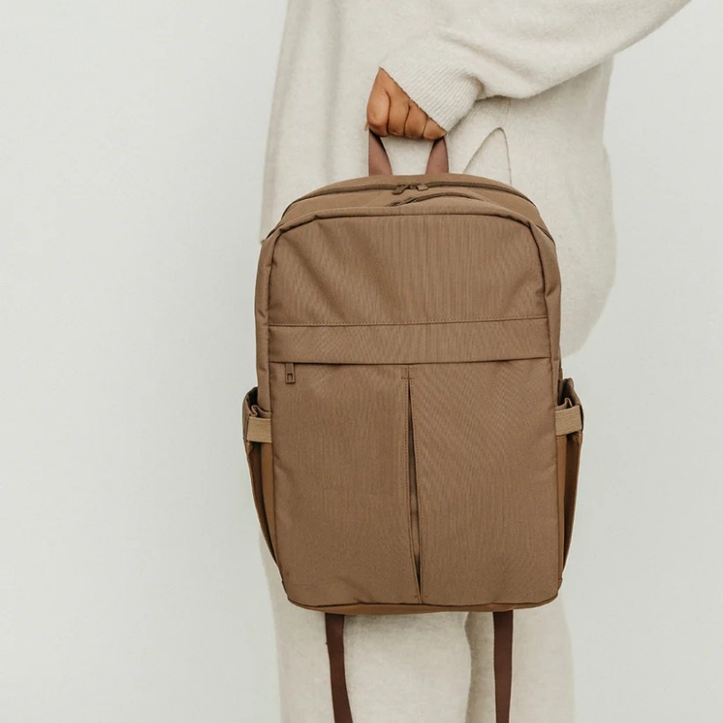 Convertible laptop compartment backpack feature