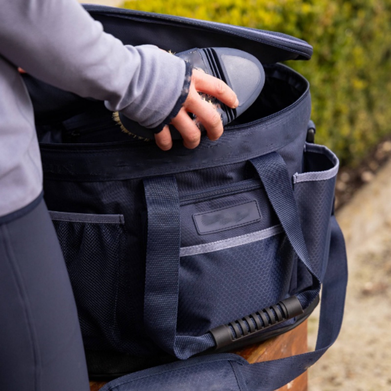 Dust-resistant horse care products pouch