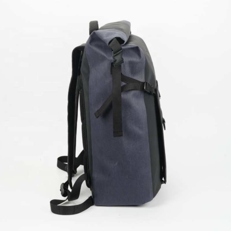 Dismountable waterproof travel bag features