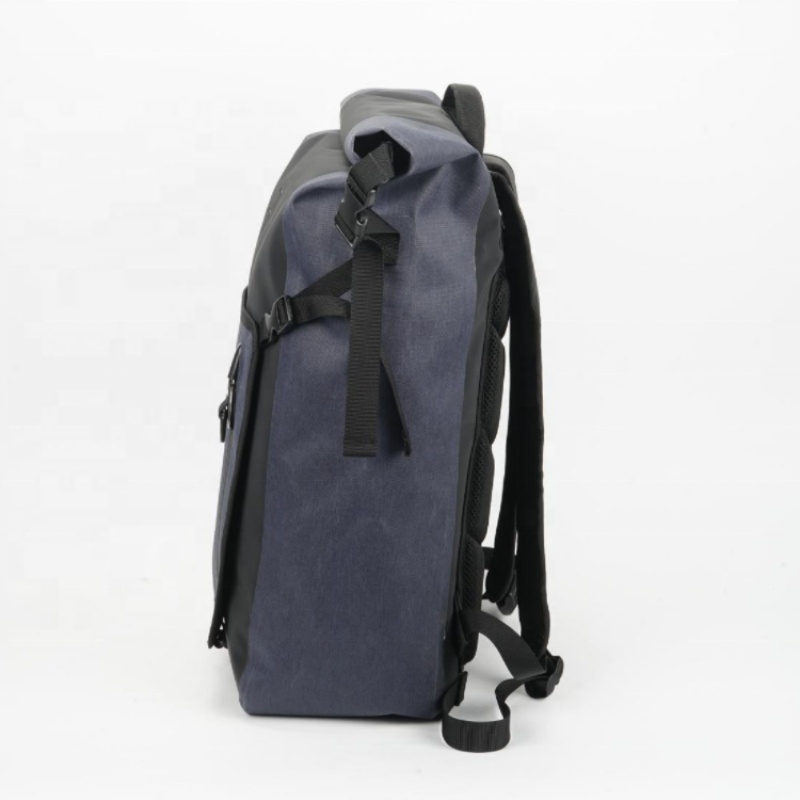 Adjustable straps for folding backpack